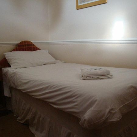 Garden Lodge Hotel Лечуърт Стая снимка